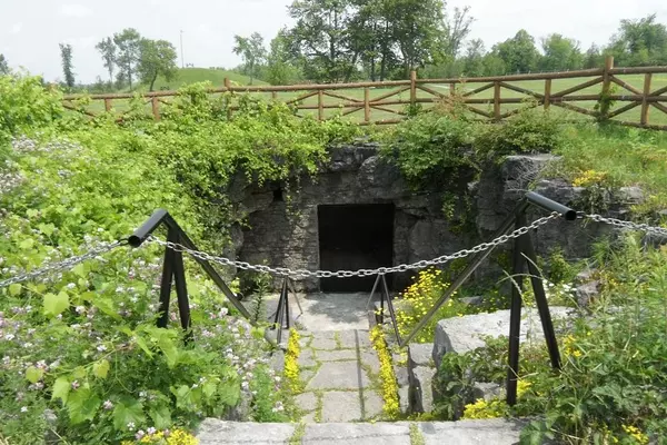 Tyendinaga Cavern and Caves Ontario