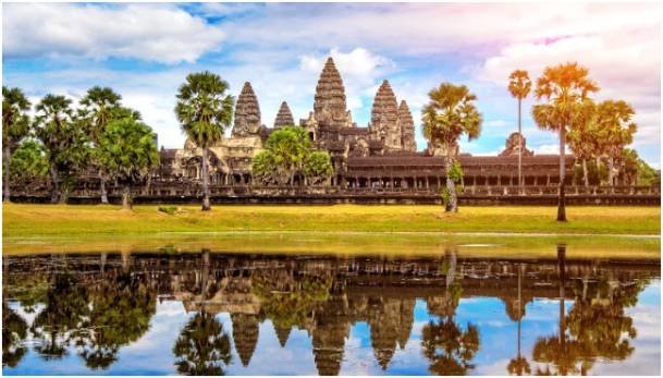 Angkor: The Ancient World Hidden in Forest